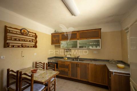 Moradia t2 com quintal e garagem