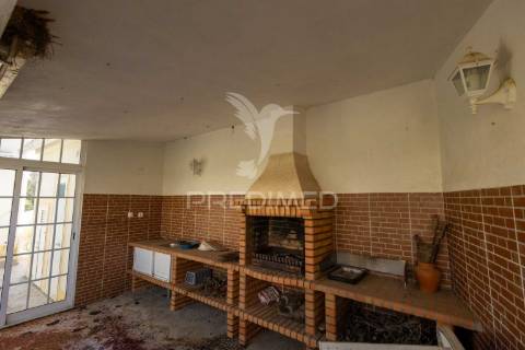 Moradia t2 com quintal e garagem