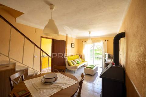 Moradia t2 com quintal e garagem