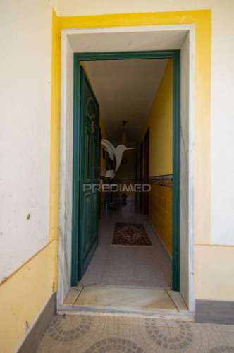 Moradia t2 com quintal e garagem