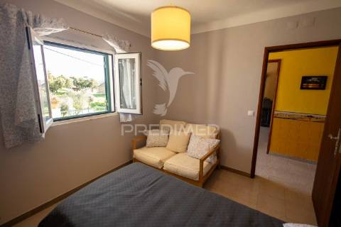 Moradia t2 com quintal e garagem