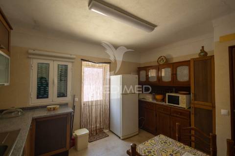 Moradia t2 com quintal e garagem