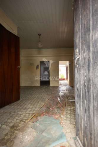 3 moradias com logradouro de 2750m2, em bencatel