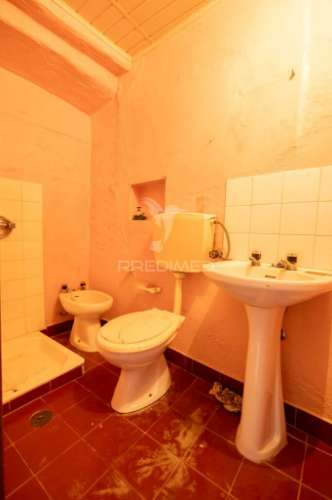 3 moradias com logradouro de 2750m2, em bencatel