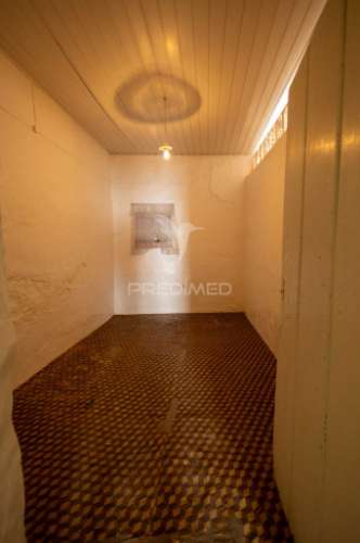 3 moradias com logradouro de 2750m2, em bencatel