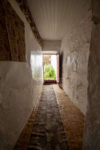 3 moradias com logradouro de 2750m2, em bencatel