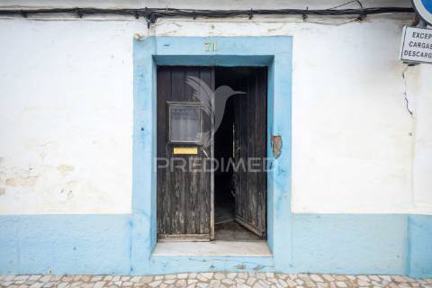 3 moradias com logradouro de 2750m2, em bencatel