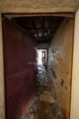 3 moradias com logradouro de 2750m2, em bencatel