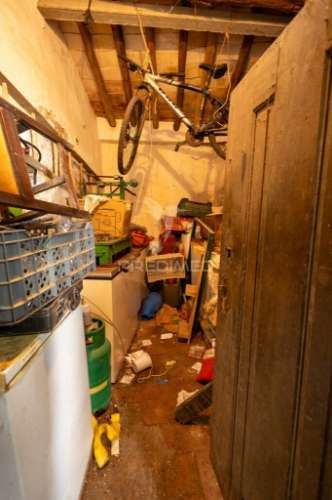 3 moradias com logradouro de 2750m2, em bencatel