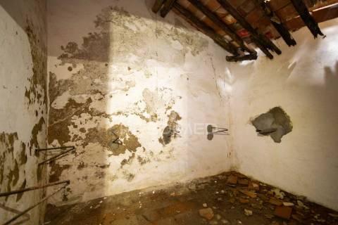 3 moradias com logradouro de 2750m2, em bencatel