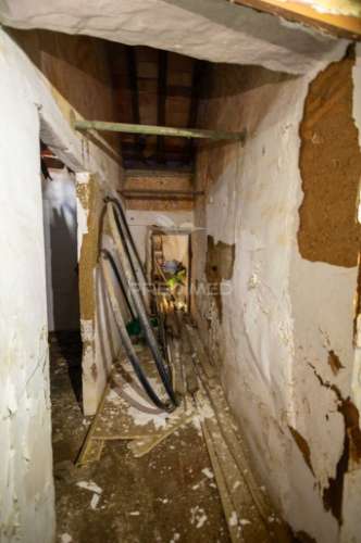 3 moradias com logradouro de 2750m2, em bencatel