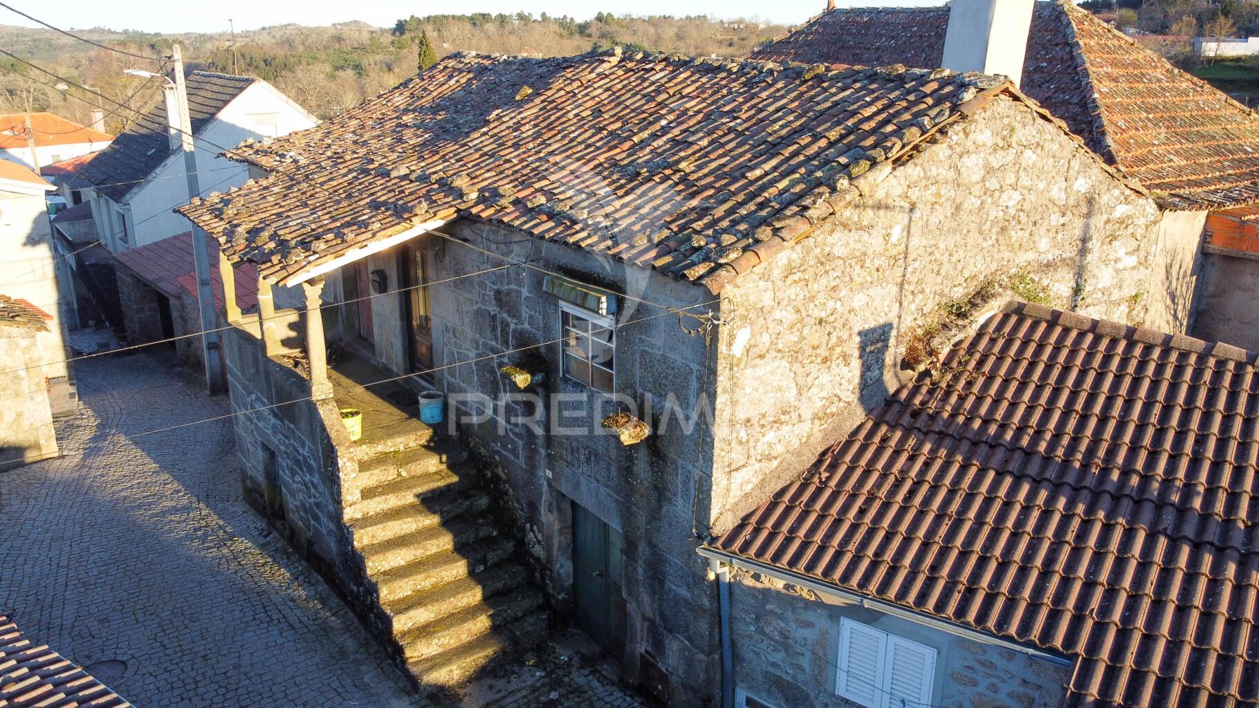 Moradia na torre do terrenho para reabilitar