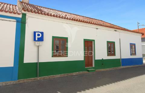 Moradia antiga t3 com logradouro em santa clara-a-velha