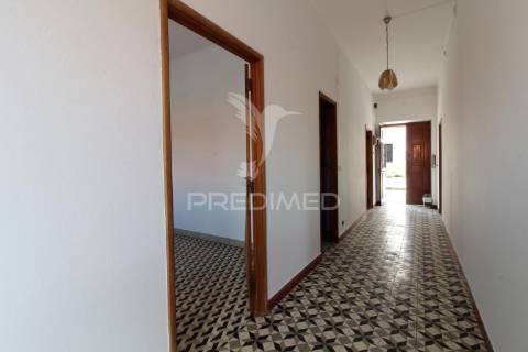 Moradia antiga t3 com logradouro em santa clara-a-velha