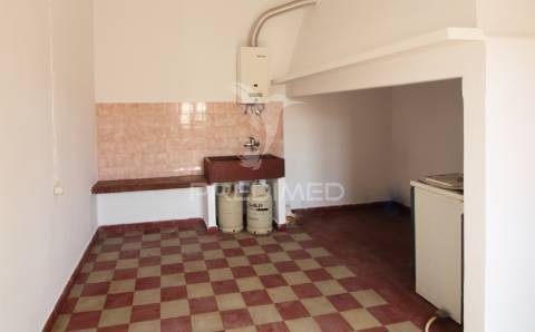 Moradia antiga t3 com logradouro em santa clara-a-velha