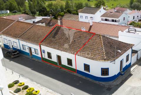 Moradia antiga t3 com logradouro em santa clara-a-velha