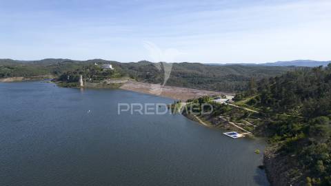 Moradia antiga t3 com logradouro em santa clara-a-velha