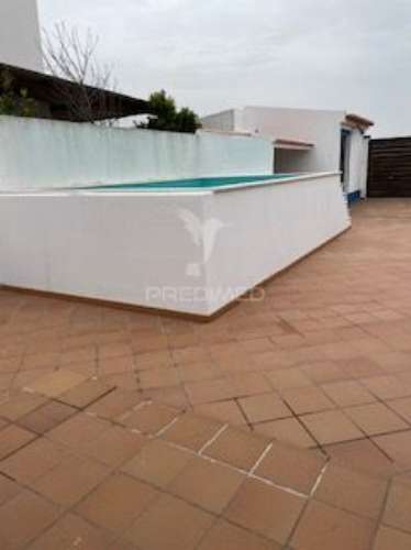 Excelente moradia em entradas/alentejo