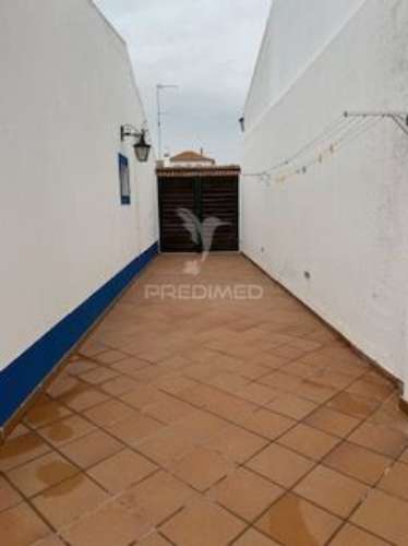 Excelente moradia em entradas/alentejo