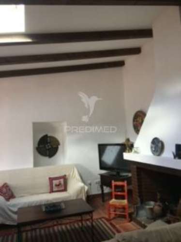 Excelente moradia em entradas/alentejo