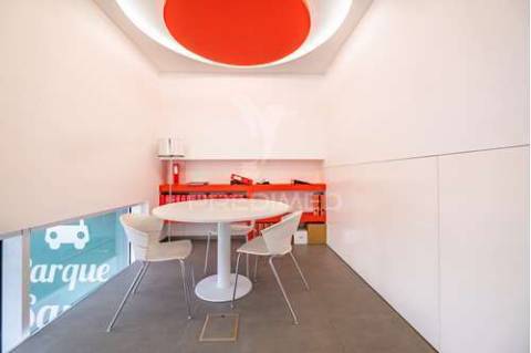 Escritório com 2 pisos no centro do funchal