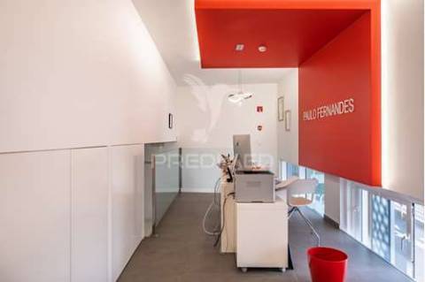 Escritório com 2 pisos no centro do funchal