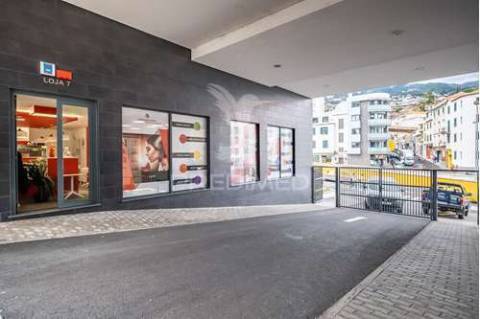Escritório com 2 pisos no centro do funchal