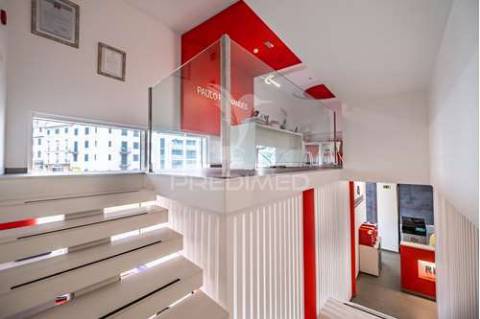 Escritório com 2 pisos no centro do funchal