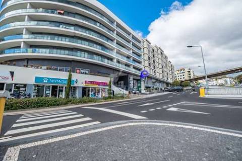 Escritório com 2 pisos no centro do funchal