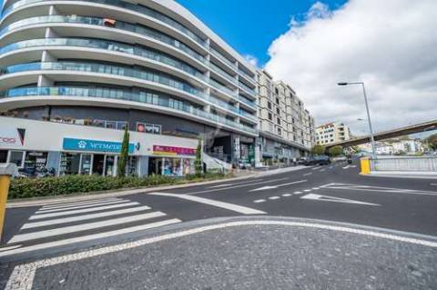 Escritório com 2 pisos no centro do funchal