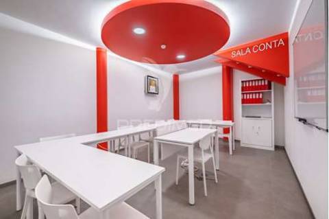 Escritório com 2 pisos no centro do funchal