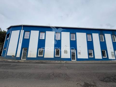 Oportunidade única em são mateus – prédio frente-mar com vista deslumbrante!