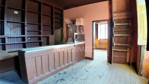 Moradia t2 para restaurar serra de santo antónio / alcanena