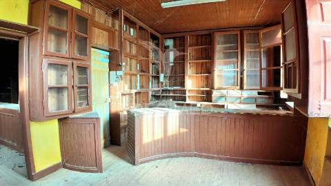 Moradia t2 para restaurar serra de santo antónio / alcanena