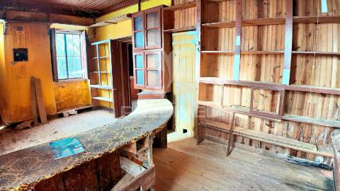 Moradia t2 para restaurar serra de santo antónio / alcanena