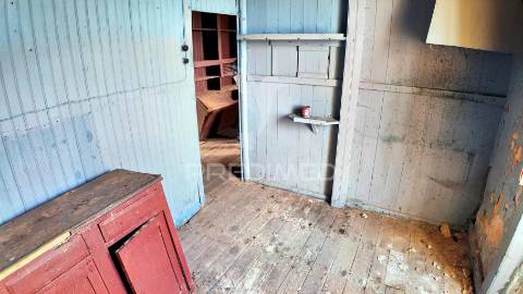 Moradia t2 para restaurar serra de santo antónio / alcanena