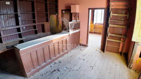 Moradia t2 para restaurar serra de santo antónio / alcanena