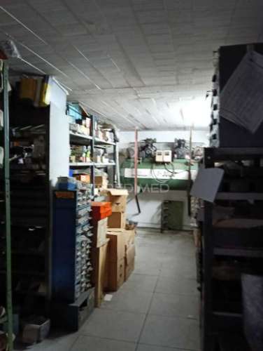 Armazém/oficina auto em moinhos da funcheira (amadora)