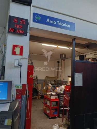 Armazém/oficina auto em moinhos da funcheira (amadora)