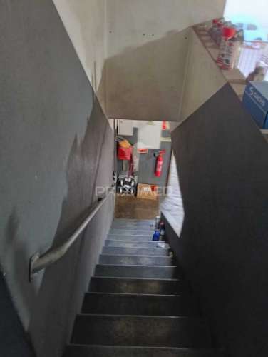 Armazém/oficina auto em moinhos da funcheira (amadora)