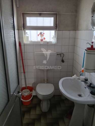 Armazém/oficina auto em moinhos da funcheira (amadora)