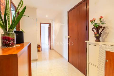 Apartamento t2 com box no  feijó - almada