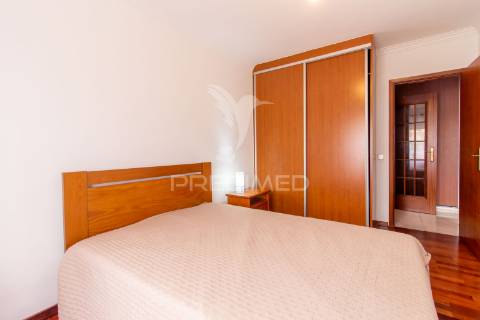 Apartamento t2 com box no  feijó - almada