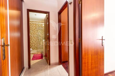 Apartamento t2 com box no  feijó - almada