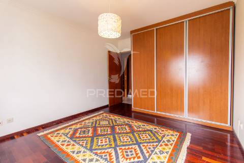 Apartamento t2 com box no  feijó - almada