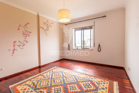 Apartamento t2 com box no  feijó - almada