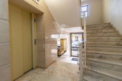 Apartamento t2 com box no  feijó - almada