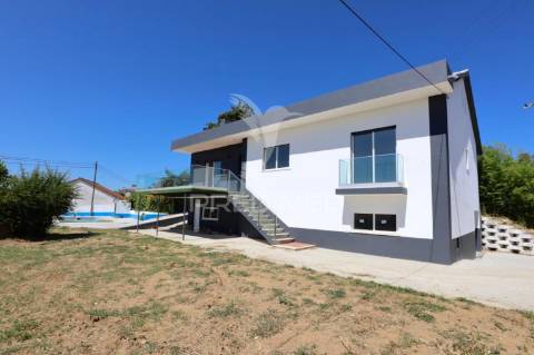 Moradia t5 com piscina