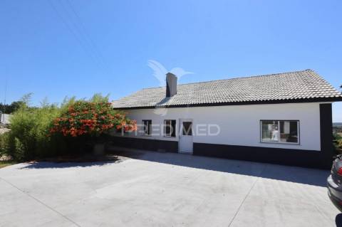 Moradia t5 com piscina