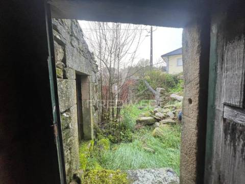 Casa em ruina para construção